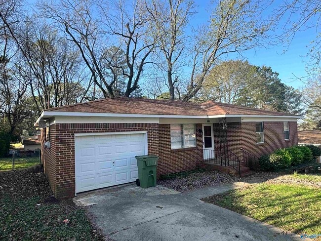Building Photo - 2621 Scenic View Dr NW
