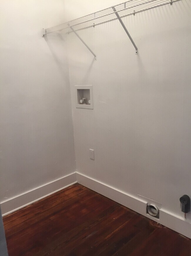 Foto del edificio - First floor 1 Bedroom with Parking-South Y...
