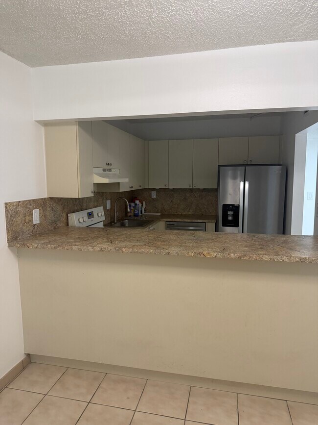 Foto del edificio - 9000 SW 24th St
