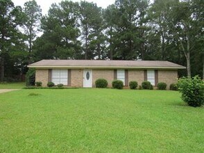 Building Photo - 210 Meredith St