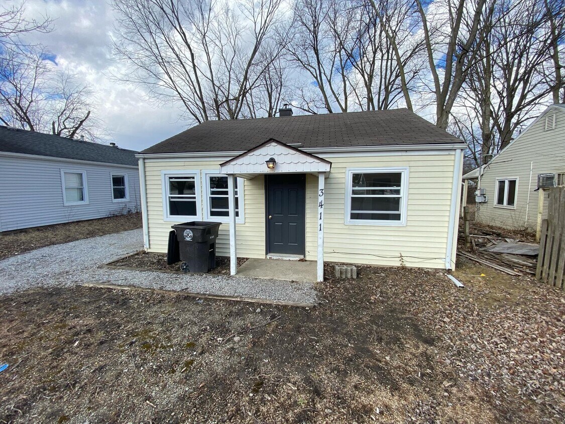 Primary Photo - 3411 McCormick Ave