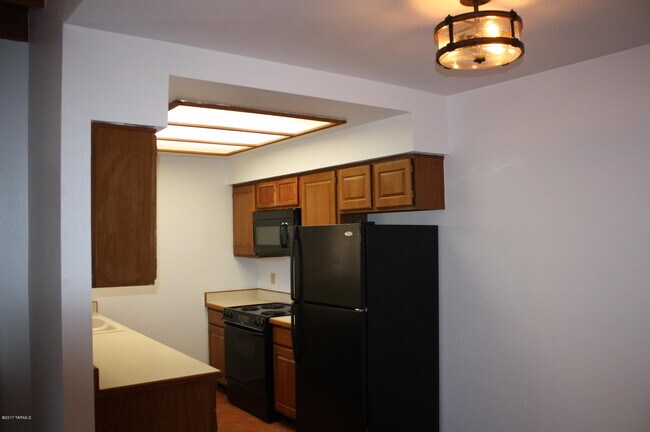 Building Photo - 5750 N Camino Esplendora