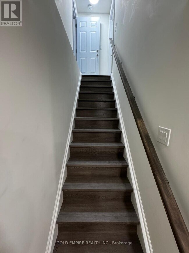 Photo du bâtiment - 27 Christopher Ct