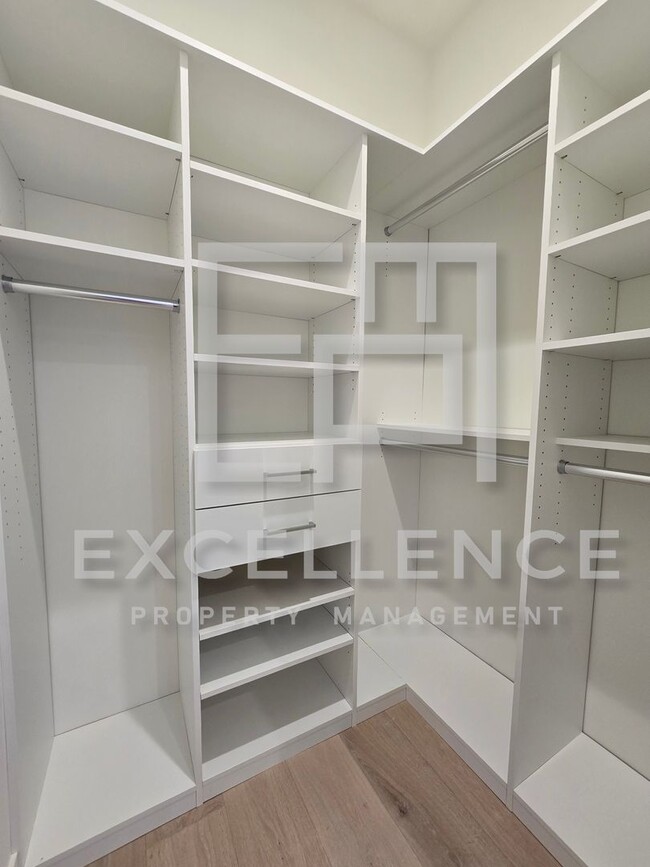 Building Photo - Brand New Build - 2/2 Cottage, Fenced Yard...