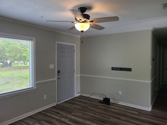 Foto del edificio - 3 bedroom, 2 bath unfurnished home  - Sneads Ferry