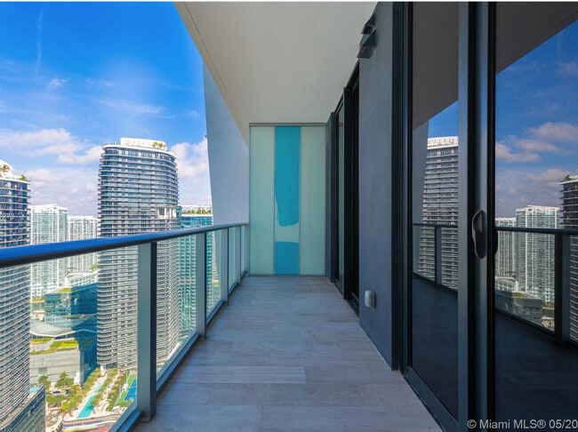Building Photo - 1010 Brickell Ave