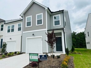 Building Photo - 822 Falls Grove Trl