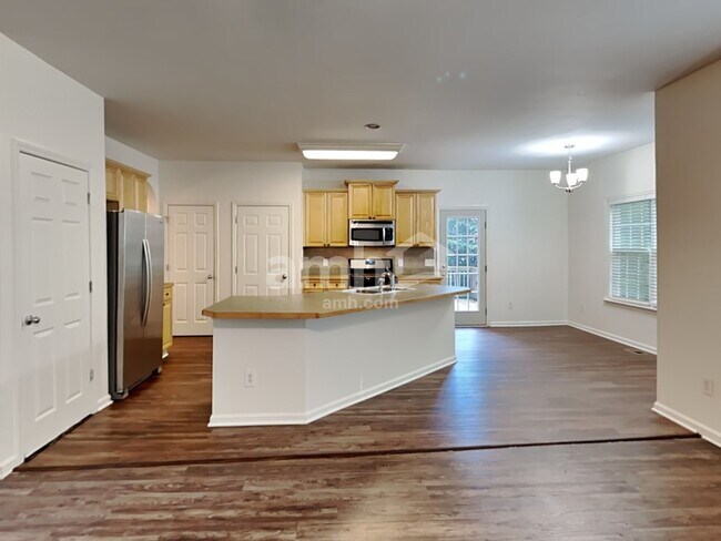 Foto del edificio - 258 Harmony Lake Dr