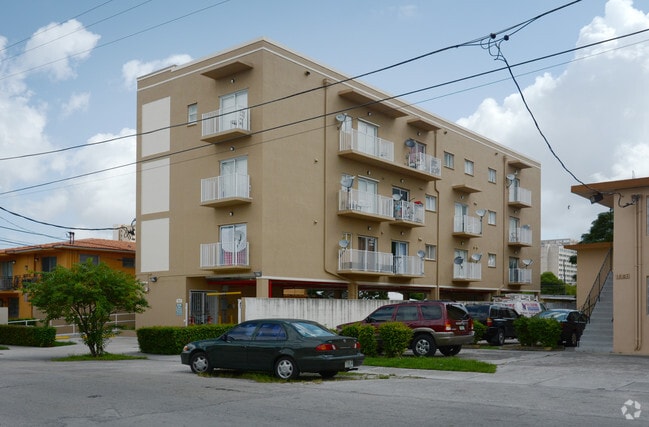 Primary Photo - 1613 NW 16th Ave