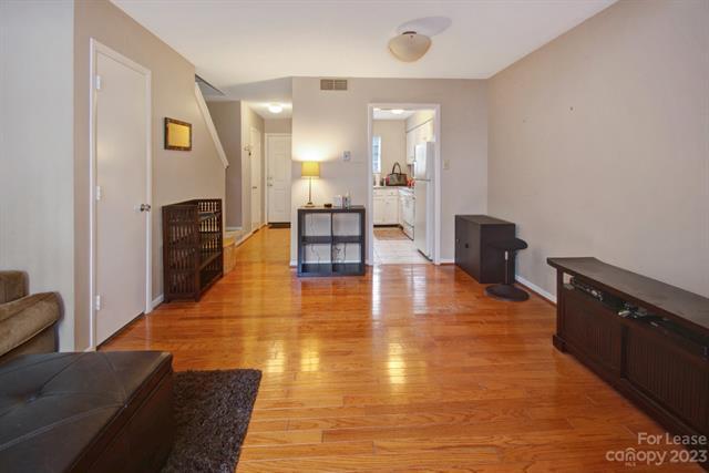 Building Photo - 3381 Heathstead Place