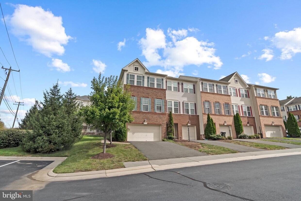 42630 Melville Terrace, Ashburn, VA 20148 Townhouse for Rent in