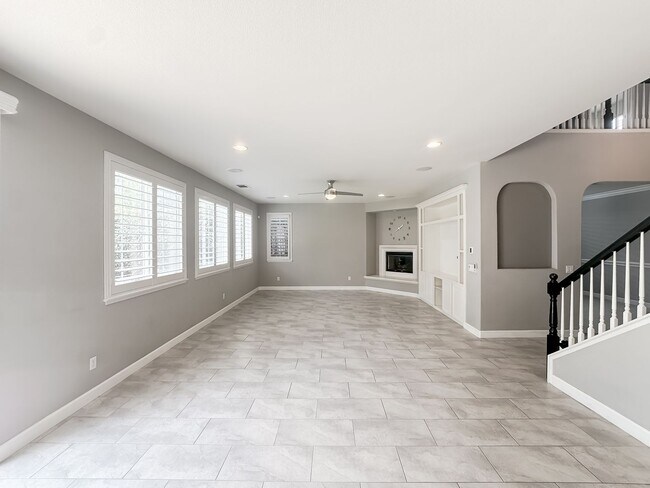 Building Photo - 32920 Northshire Cir