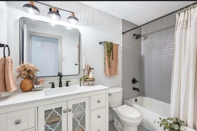 Foto del edificio - 2411 Cedar Rd