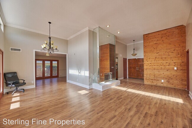 Building Photo - 3 br, 2 bath House - 1137 N Winthrop Cir