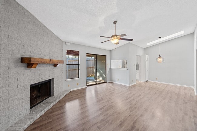 Building Photo - 3815 Menchaca Rd