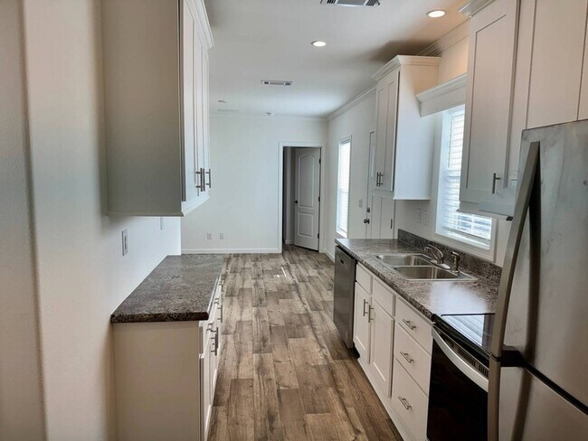 Foto del edificio - 887 E Colonial Cir