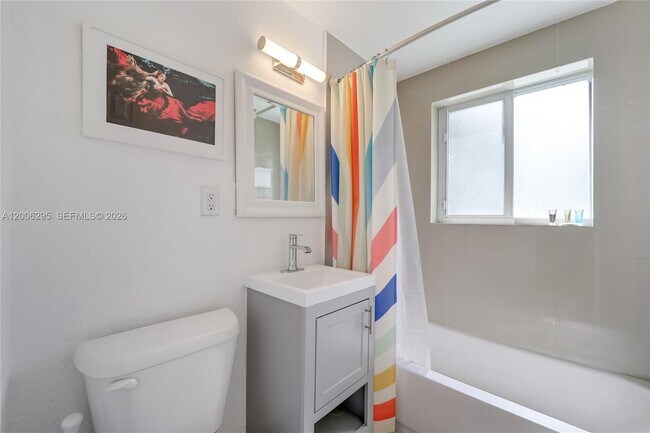 Foto del edificio - 9850 E Bay Harbor Dr