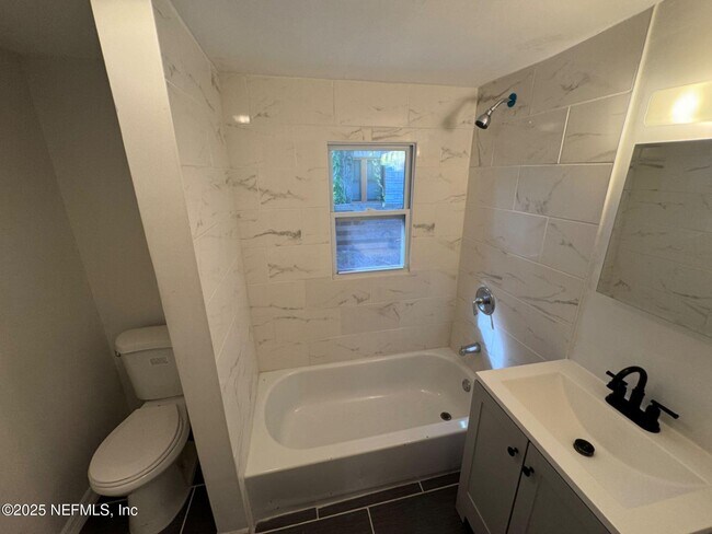 Foto del edificio - 136 W 23rd St