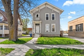 Building Photo - 211 Otter Ave