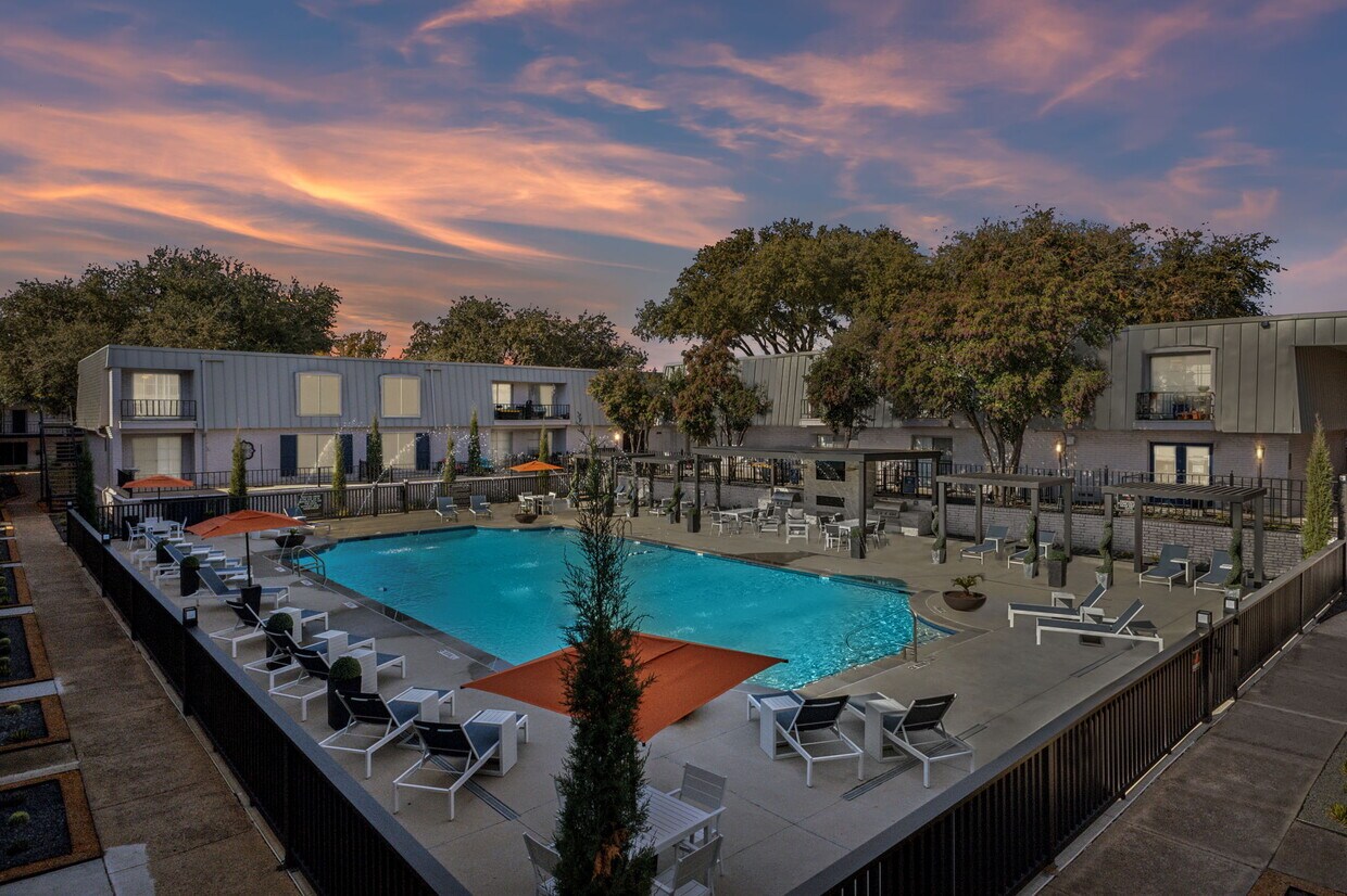 Foto principal - The Ashley at Bluffview Apartments