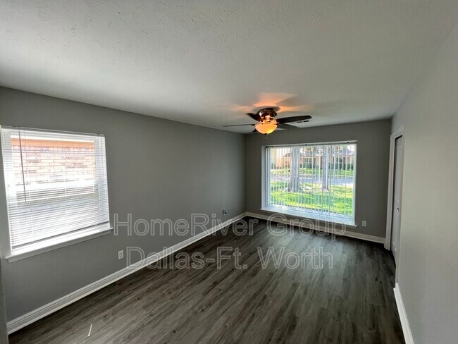 Building Photo - 1313 Savannah Dr
