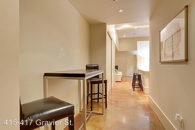Building Photo - 415 Gravier St