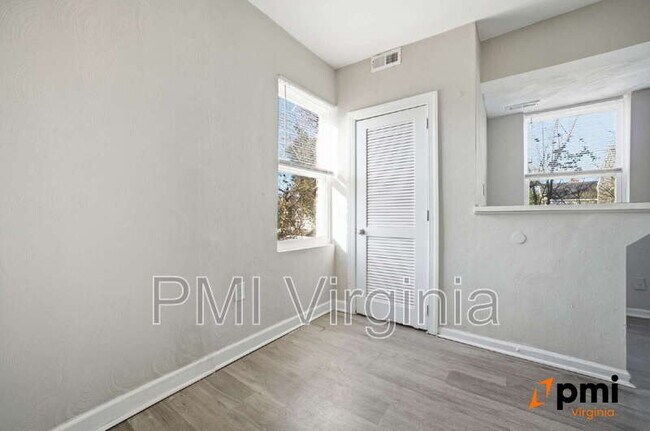 Foto del edificio - 703 W 29th St