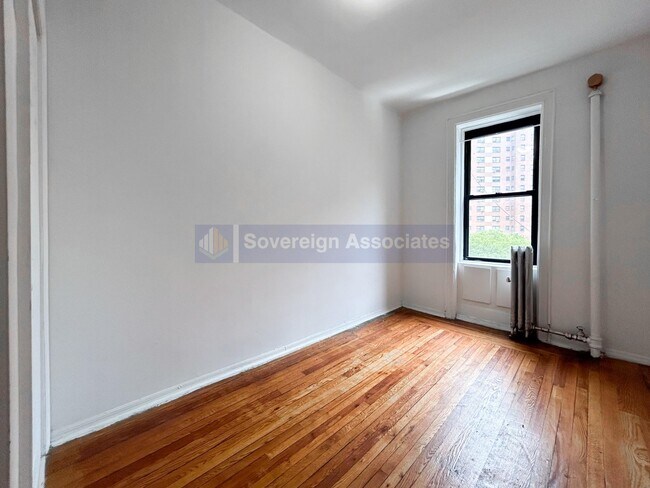 Foto del edificio - 3139 Broadway
