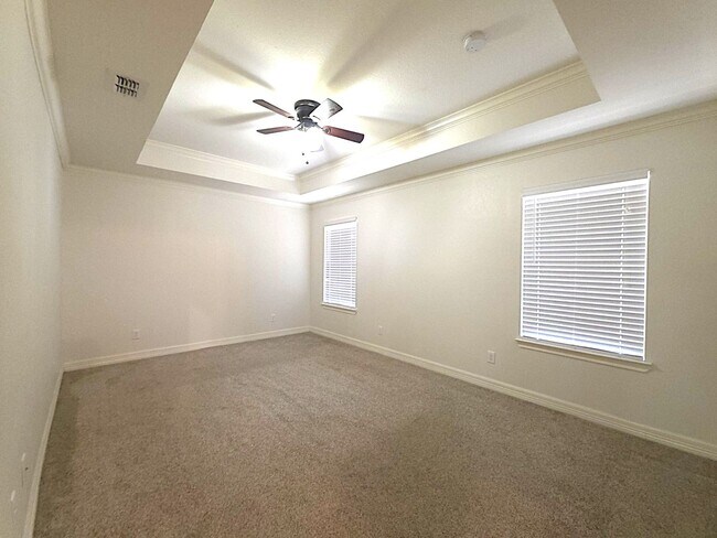 Foto del edificio - Ready to Move Into Your Dream Rental Home?