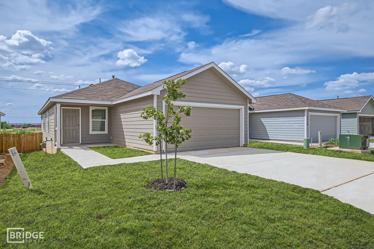 Primary Photo - 1335 White Willow