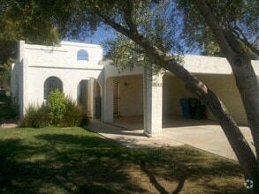 Building Photo - 1002 E Cheryl Dr