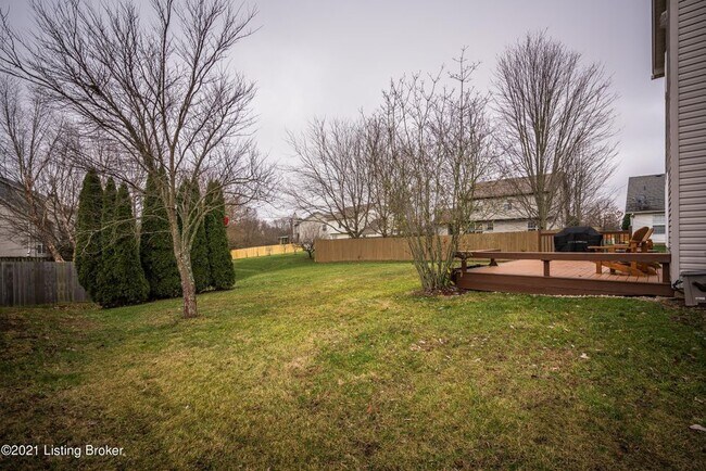 Foto del edificio - 5712 Waveland Cir