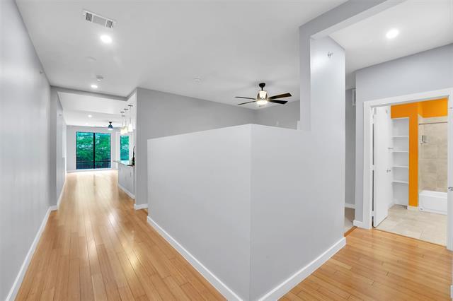 Foto del edificio - 4040 N Hall St