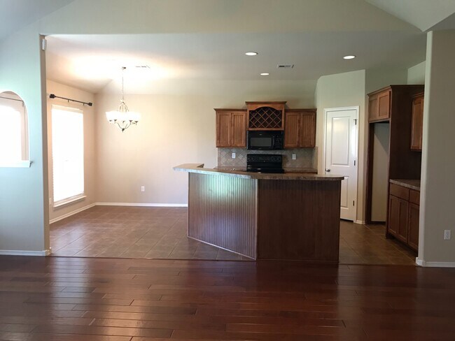 Foto del edificio - Available soon in New Bedford!