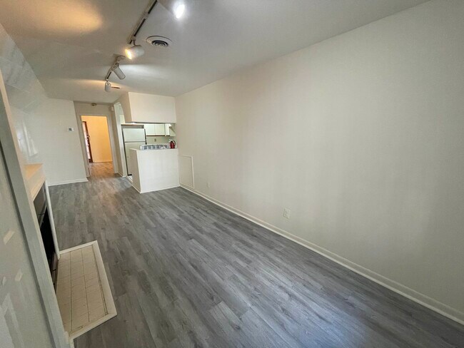 Foto del edificio - 1415 Hopkins St NW