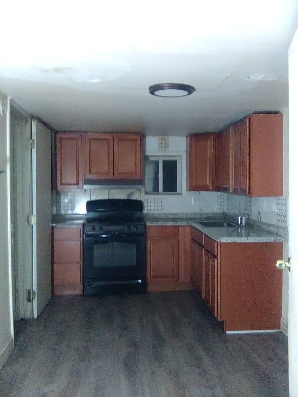 Building Photo - 325 Pershing Ave