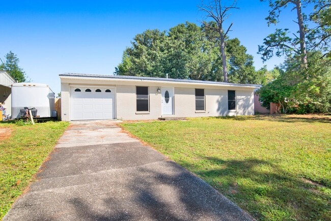 Foto del edificio - Renovated 3 bedroom home near UWF
