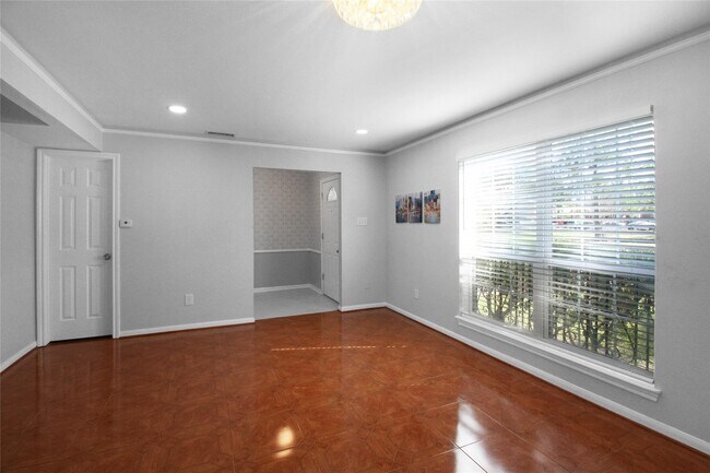 Foto del edificio - 8868 Kempwood Dr