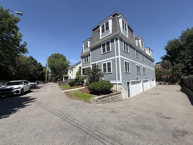 Building Photo - 18 Gilkey Ct