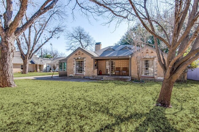 Foto del edificio - 9446 Waterview Rd