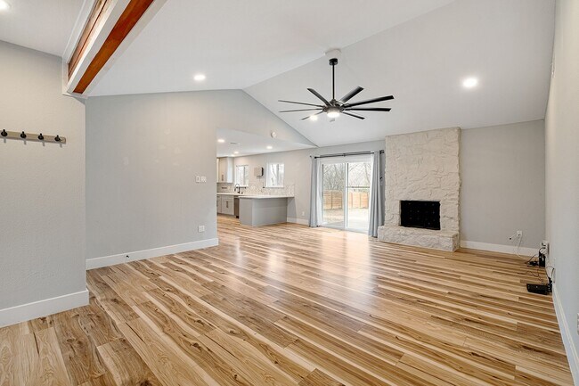 Foto del edificio - Modern Comfort with a Prime Location