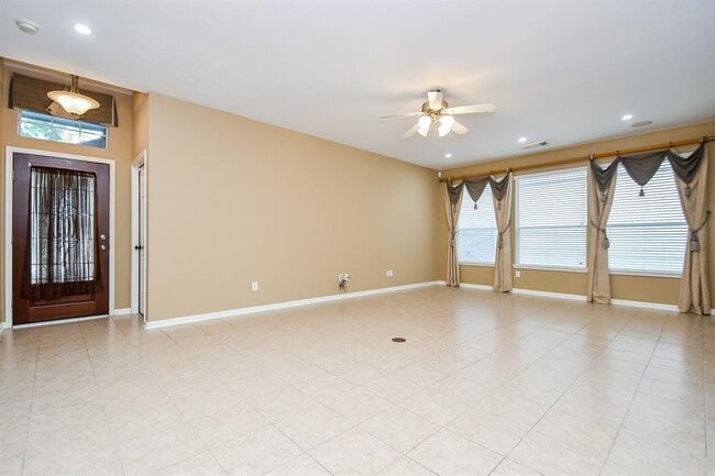 Building Photo - 20123 Jasper Oaks Dr