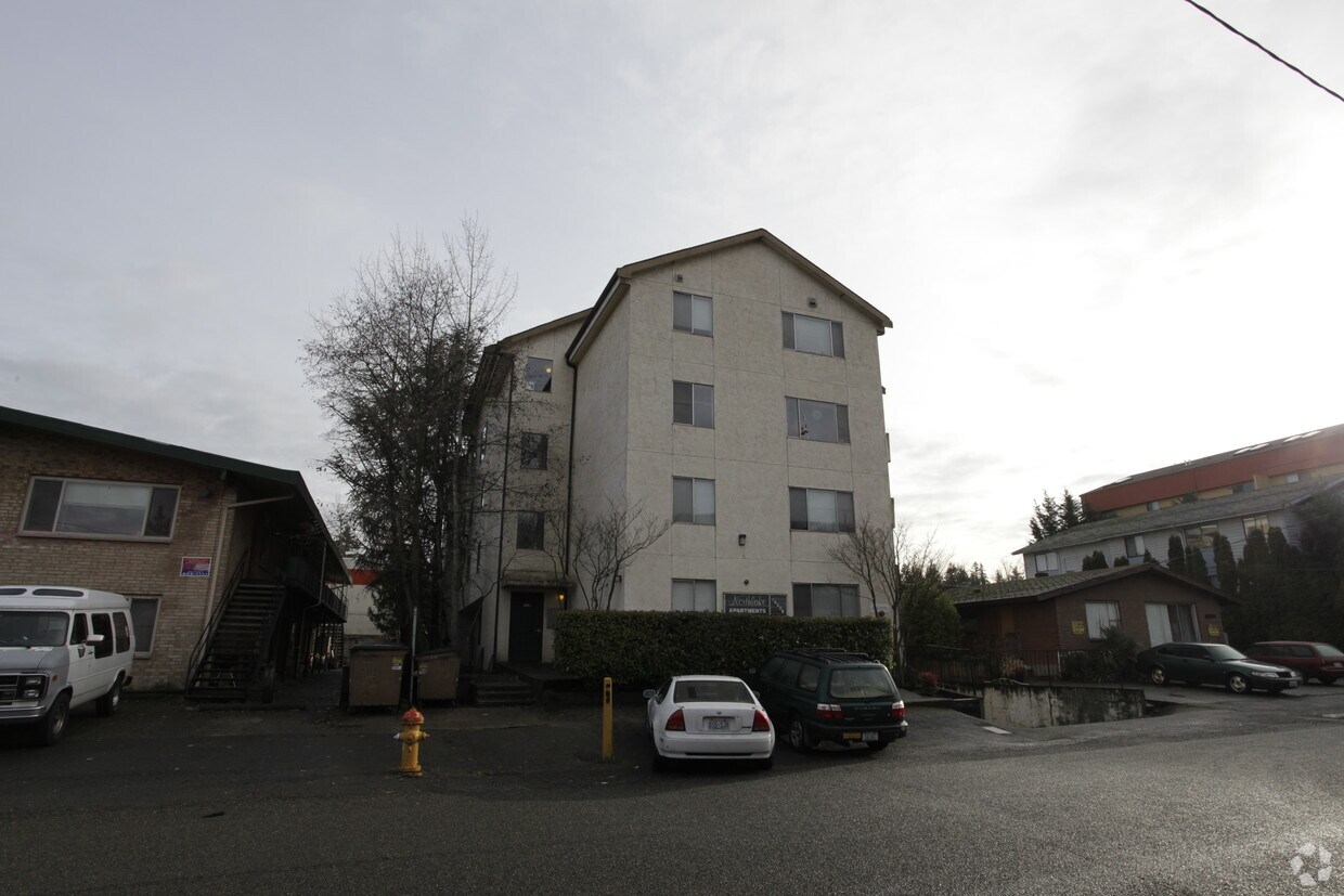 Building Photo - Northlake Apartments