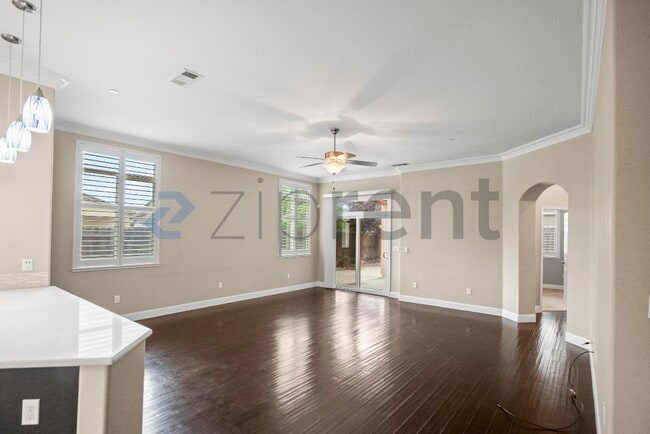 Building Photo - 1491 Maehl Dr