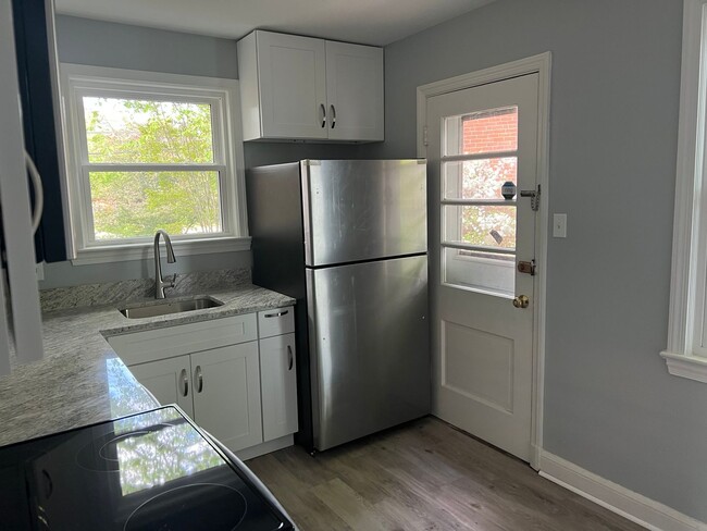 Building Photo - Renovated Rambler Close to Walter Reed, NI...