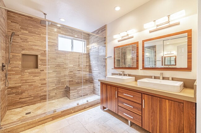 Foto del edificio - 25755 Hood Way