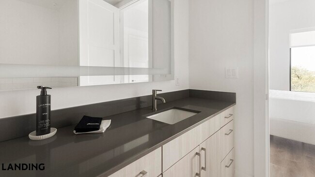 Foto del edificio - 2727 Albany St