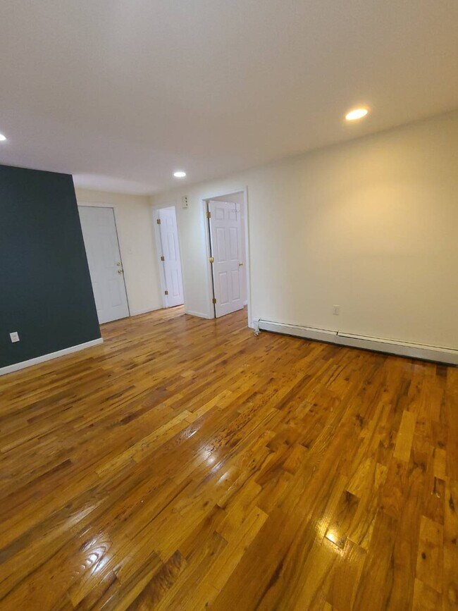 Building Photo - 229 MacDougal St
