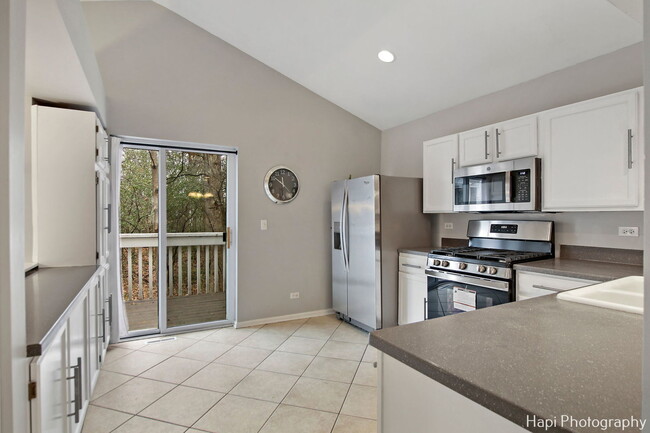 Foto del edificio - 256 W Whispering Oaks Ln