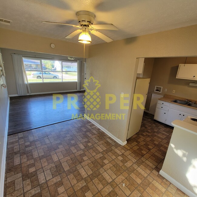 Building Photo - 3 Bed 1 Bath Ranch in Dayton, Ohio